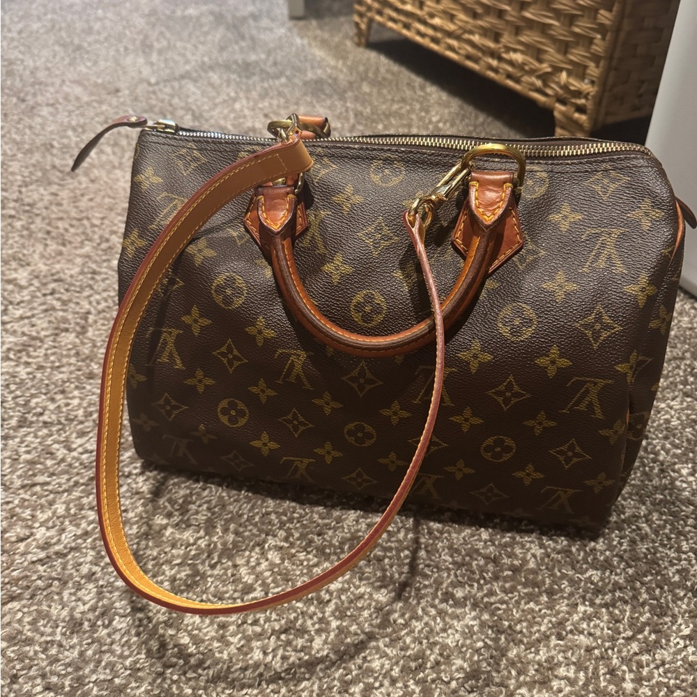Louis Vuitton Monogram Speedy 30